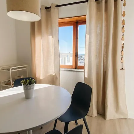 With Balcony - 5 Min Walk To The & Restaurants Apartment