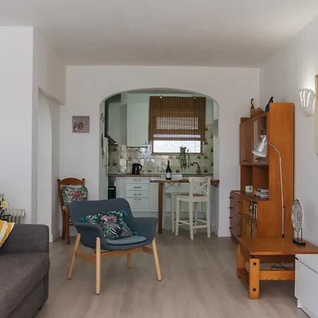 With Balcony - 5 Min Walk To The & Restaurants Luz