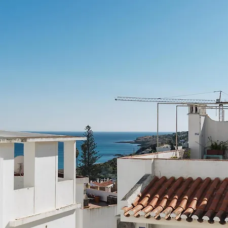 With Balcony - 5 Min Walk To The & Restaurants * Luz